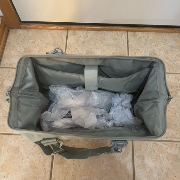 Beis Mini Weekender Travel Bag
- Slate - Picture 8 of 12